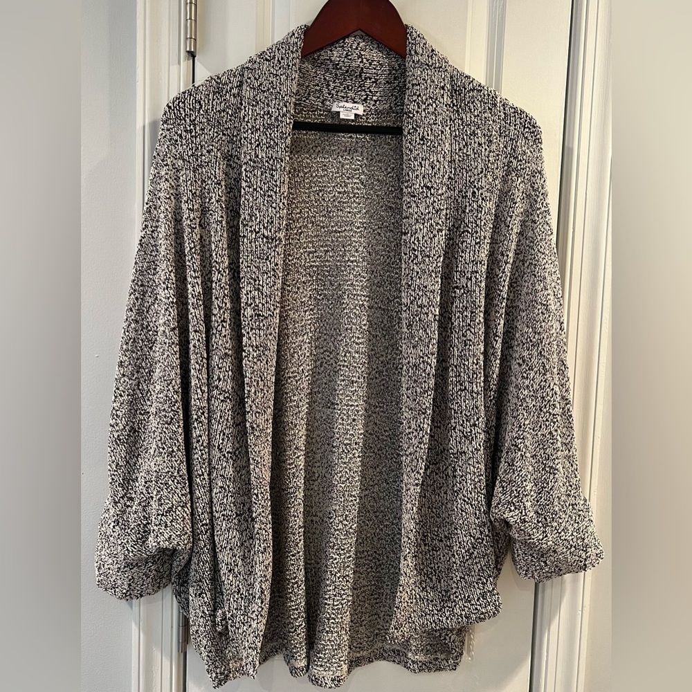 SPLENDID Dolman Flare 3/4 Sleeve Open Front Cardigan Sweater Marbled Black